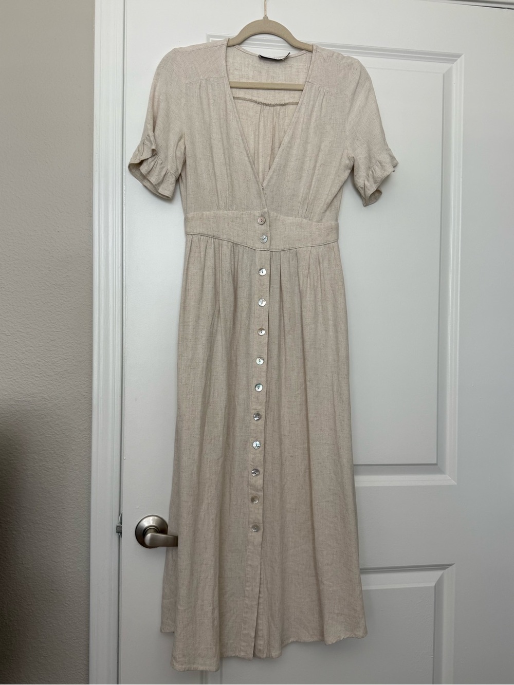 Esther & Co. Beige 100% Linen Button Front Modest Maxi Dress Cottagecore